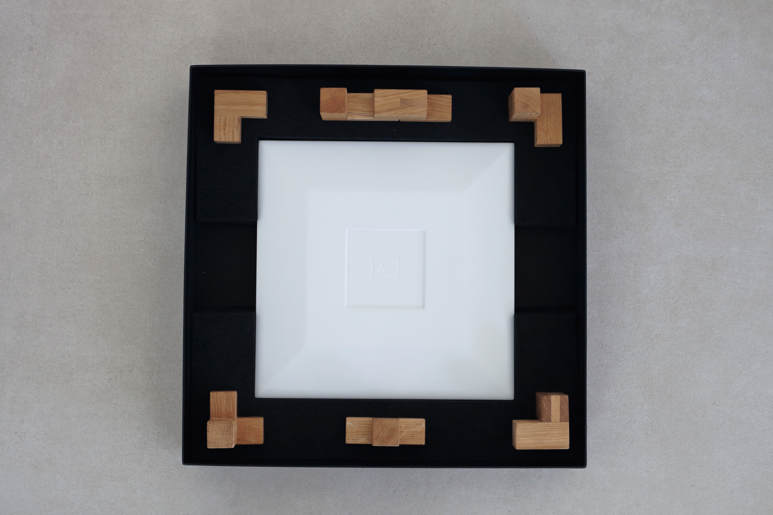 Elementi in rovere di Breaker Game Deodara